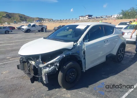 2021 Toyota C-Hr Xle z USA, uszkodzony, nr VIN NMTKHMBXXMR133661